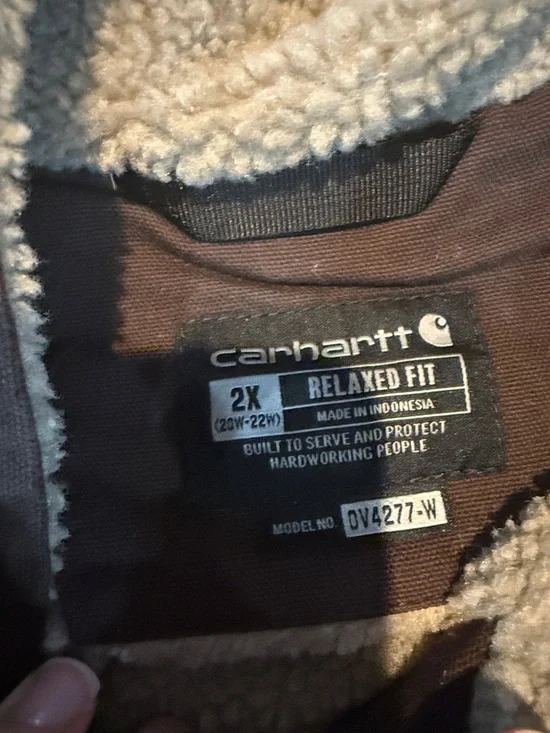 Carhartt Brown Sherpa Collar Work Vest - Picture 2 of 5